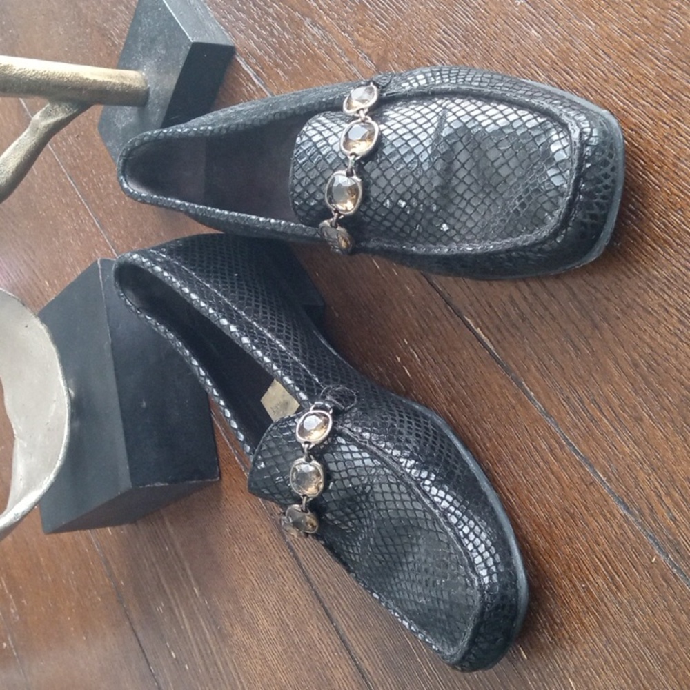 🚨B2G1 STUART WEITZMAN Black Leather Jeweled Loafers
